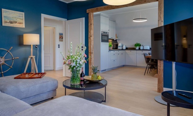 Westerland Apartment | Backbord - Domicile close to the center and beach for up to 4 island lovers -