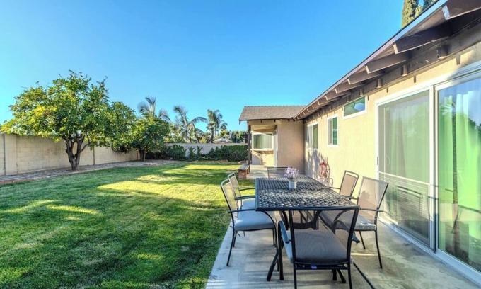 Mission Viejo House | Backyard, EV Charger, No Stairs. Citrus Perch!