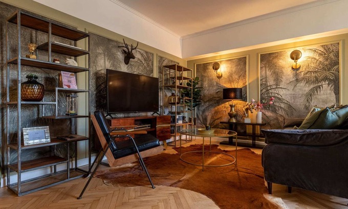 Bucharest City-Centre Condo | Bagheera and Mowgli