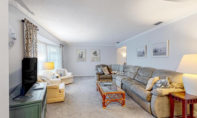 Bradenton House | Bahama Blue Retreat