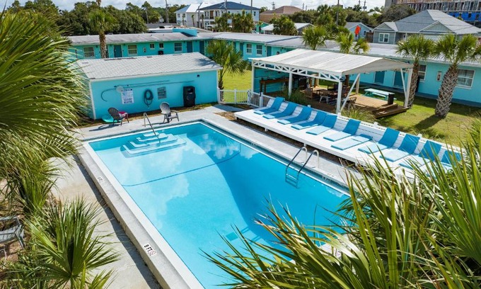Bahama Beach Hotel | Bahama Breeze Suites