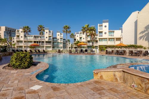 South Padre Island Apartment | Bahia Mar Solare Beachfront Resort Condos with Two Pools