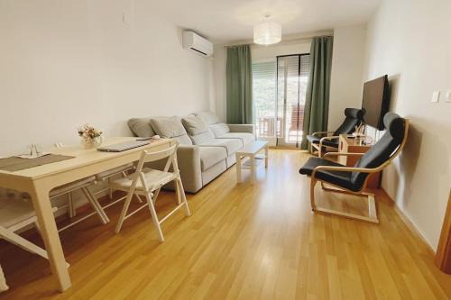Guejar Sierra Apartment | Balcón hacia la montaña