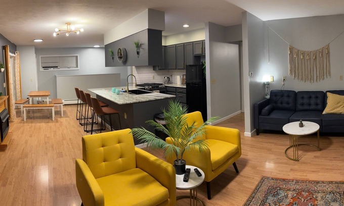 South Hill House | Balcony Apartments overlooking South Hill