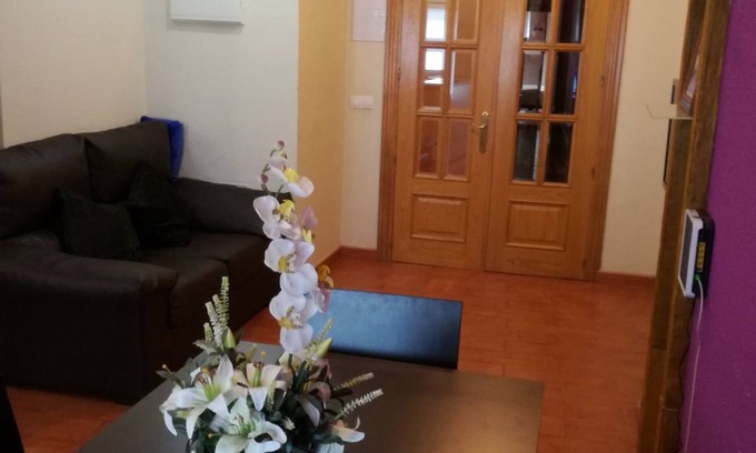 Pamplona City Centre Apartment | Balcony of the Estafeta