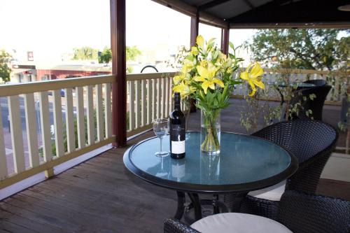 Murray Bridge Hotel | Balcony On Sixth Lodge