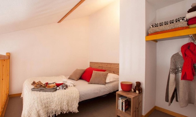Lanslevillard Apartment | Balcony, parking, tv, ski locker, 28m², Val Cenis