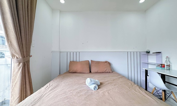Phu My Hung Apartment | Balcony studio with chill rooftop in D7