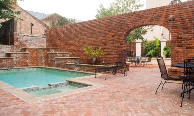 French Quarter House | Balcony Suite in Historic French Quarter Hotel – Central & Charming