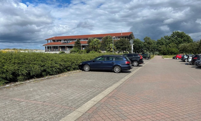 Hohen Wieschendorf Apartment | Baltic Sea vacation at the golf course in a 2-room apartment (bicycle box available)