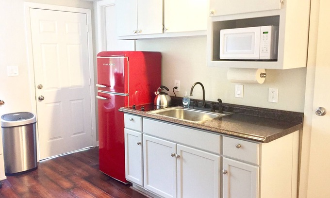 South Hills Apartment | Bamboo House Studio - Clean and Cozy Apartment ready just for you!
