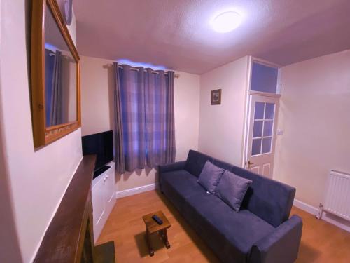 Banbury Apartment | Banbury House Sleeps 5 Walking Distance To The Station