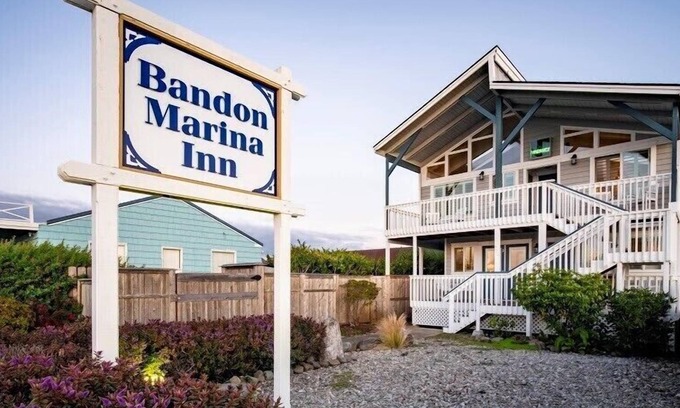 Bandon Hotel | Bandon Marina Inn