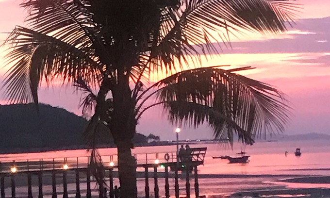 Na Chom Thian Villa | Bang saray , 4 bedroom pool villa 300 metres from the beach.