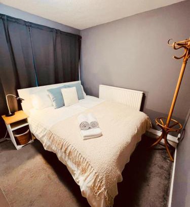 Longcroft House | Bank West