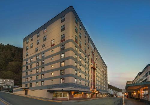 Downtown Juneau Hotel | Baranof Downtown, BW Signature Collection