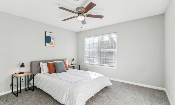 Marietta Apartment | Barcelo at East Cobb 2 Bed 1.5 Bath Furnished