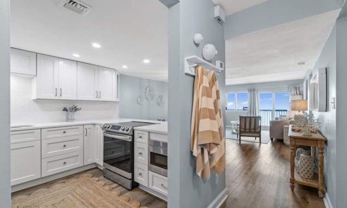 Sunnyside Apartment | Barefoot Bungalow Beachfront