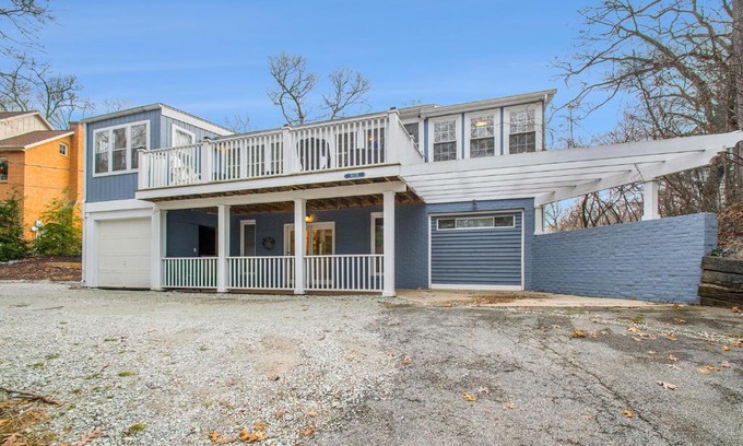 Grand Beach House | Barefoot Cottage Pool House