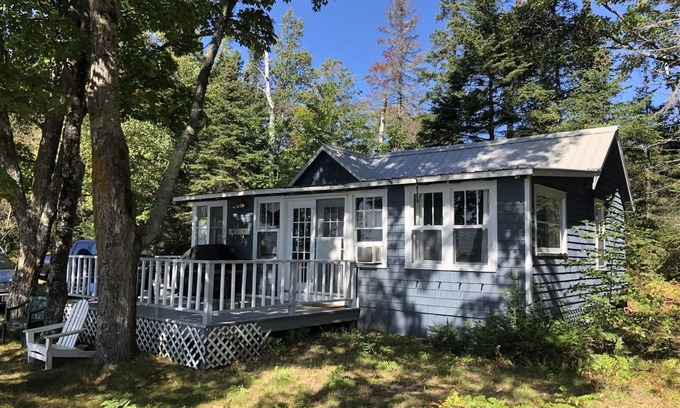 La Pointe House | Barge Bay - Home with 400 Feet of Sand Beach Steps Away!