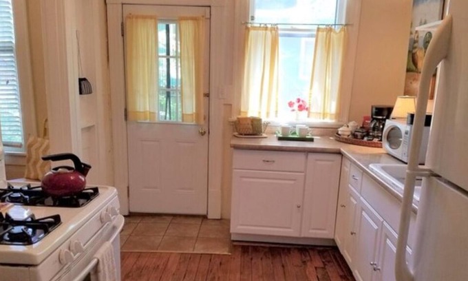 Downtown Little Rock Cottage | Barkley Cottage - 2 Bedroom
