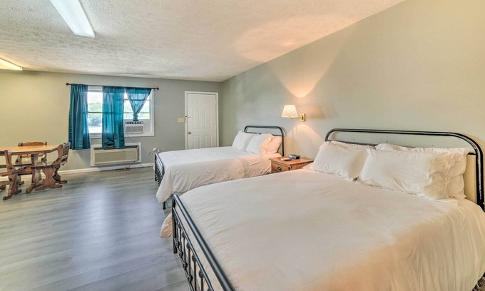 Cadiz Apartment | Barkley Lake Studio w/ Restaurant On-Site!