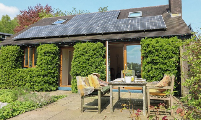 Oakamoor Cottage | BARKS COTTAGE, pet friendly, character holiday cottage in Oakamoor