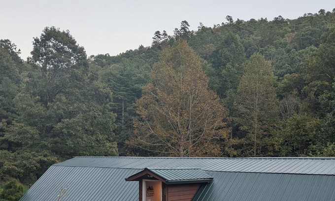 Franklin House | Barn Loft Apartment (Barn dominium) on 60 Acres with Waterfalls