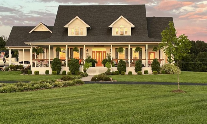 Lucas Bed & Breakfast | Barren Breeze Bed and Breakfast