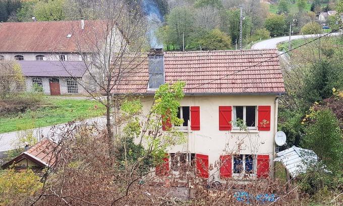 Granges-Aumontzey House | Barrier guard house