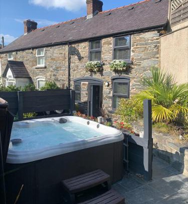 Llanfair Talhaiarn House | Barrog Cottage