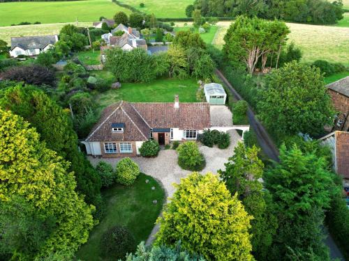 Bossington House | Barton Lodge