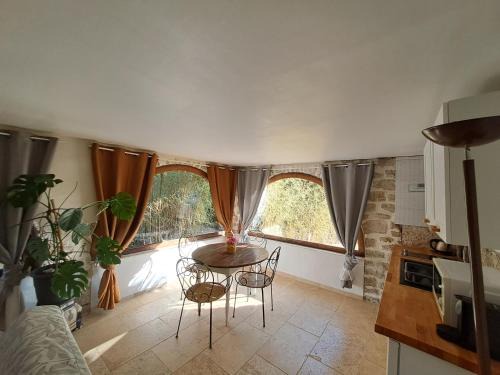 Lorgues Apartment | Bas de villa au chant des cigales