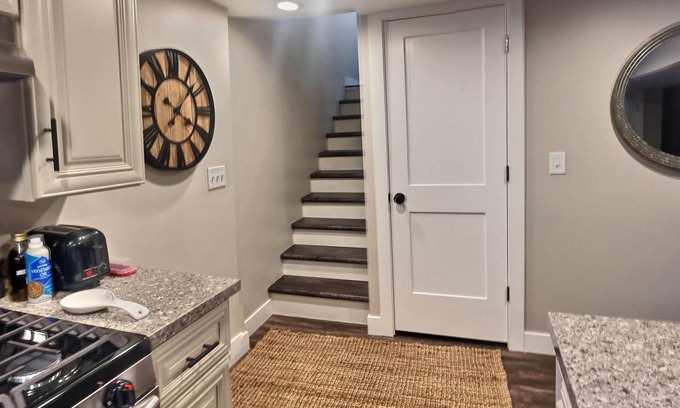 Cottonwood Heights Apartment | Basement apartment in the heart of Cottonwood