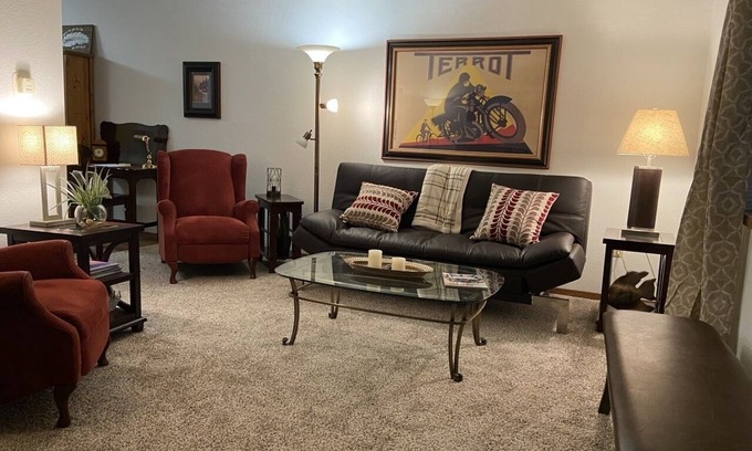 Moses Lake Apartment | Basics 90’s Condo 900 Moses Lake Downtown