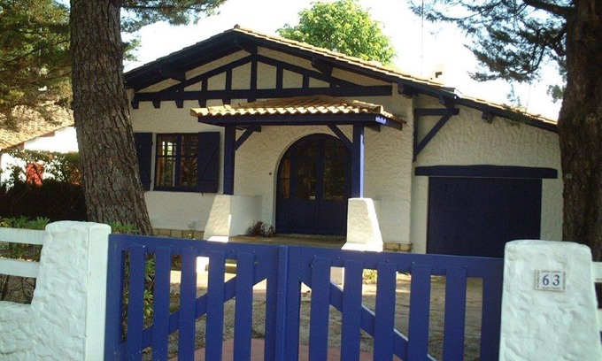 Le Moulleau Villa | Basque villa renovated in 2025 - sleeps 6 - 400m from the beach and shops