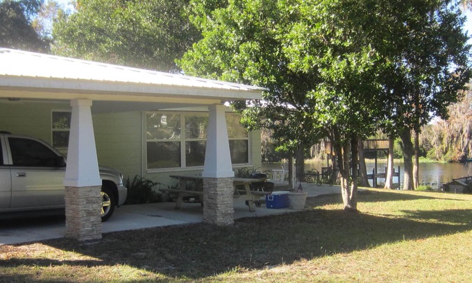 Citrus Springs House | Bass Fishing, Kayaking or just Relaxing From Your Own Private Home & Boat Dock