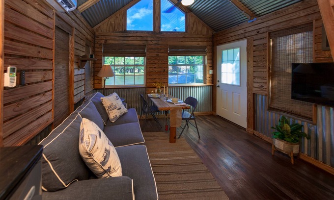 Fairhope Cabin | Bass-kin on the RIver-Tiny House in F'hope-Waterfront-Kayaks-38min to Gulf