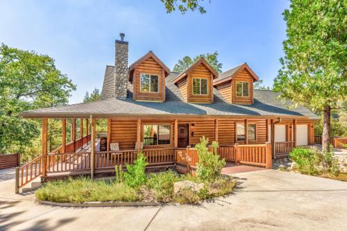 Oakhurst House | Bass Lake Log Home - Dog Friendly