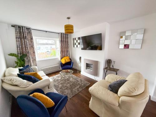 Farnborough and Crofton Apartment | Bassetts House - Mins to Central London