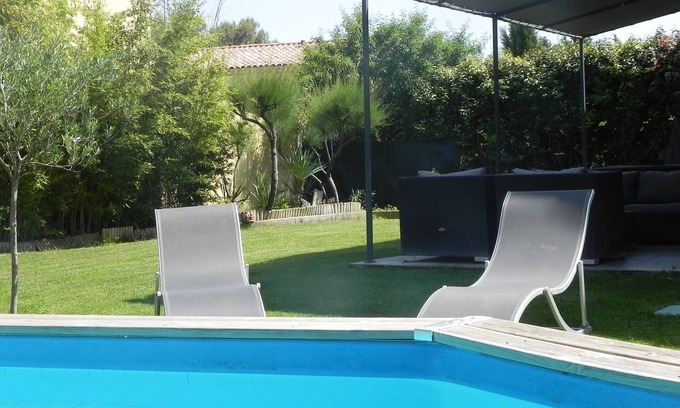 Lambesc House | Bastide 120m², secure residence, 3 bedrooms (sleeps 6), 1 bathroom, above-ground pool