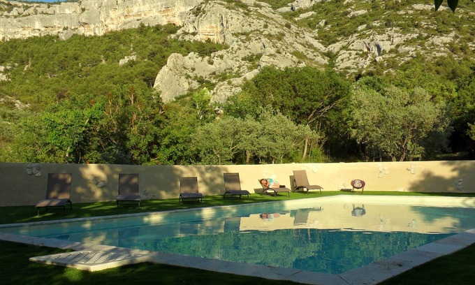 Fontaine-de-Vaucluse Apartment | Bastide De La Lézardière