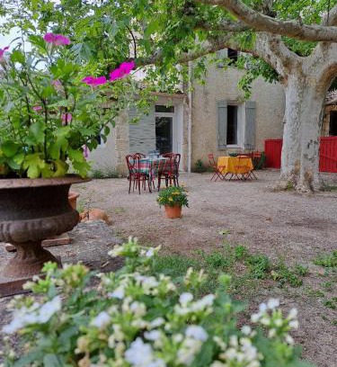 Mallemort House | Bastide de la Couloubre