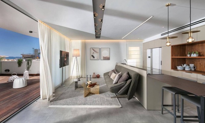 Haifa Apartment | Bat Galim Seaside Artistic Retreat by Sea N' Rent
