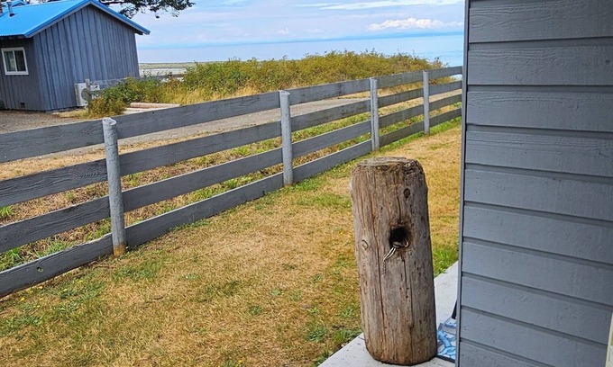 Courtenay Condo | Bates Beach Escape