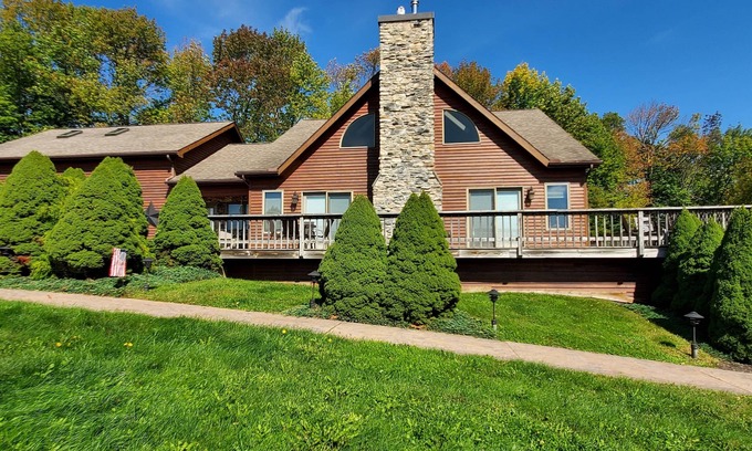 Cooperstown - Otsego Lake House | Bavarian Farm - Custom-built 3 bdrm home w/breathtaking views near Cooperstown