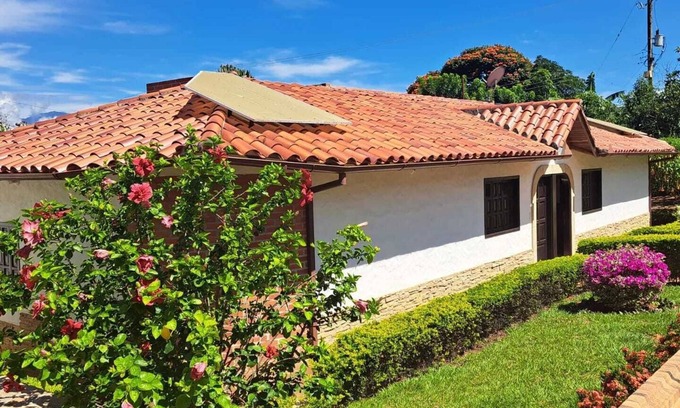 Barichara House | Baviera Suite House – Charm, Comfort, and Relaxation in a Privileged Setting