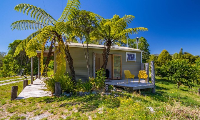Takaka House | Bay Cottage - Takaka Holiday Unit