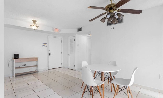 Bay Harbor Islands Apartment | Bay Harbor Sunset Apt 2B