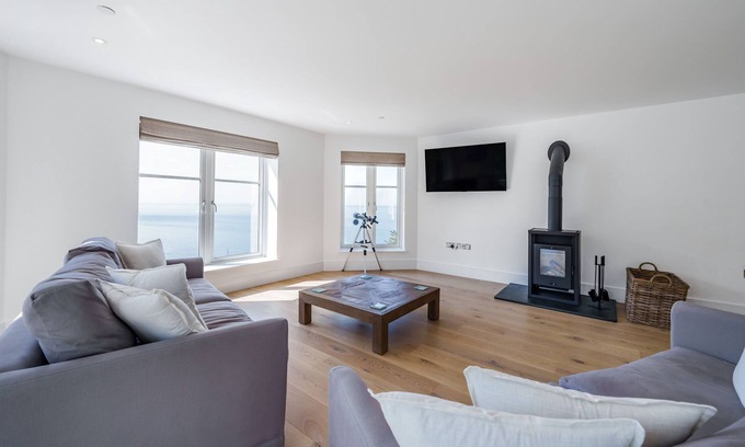 Lynmouth Apartment | Bay Point - Three Bedroom Apartment With Breathtaking sea and Mountainous Views